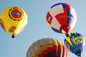 Воздушные шары в небе над Кунгуром